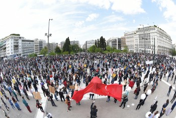 Γέμισε το Σύνταγμα