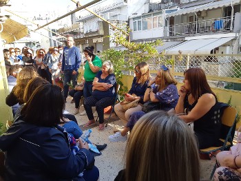 Από σύσκεψη με εργαζόμενους στο πρόγραμμα «Βοήθεια στο Σπίτι»
