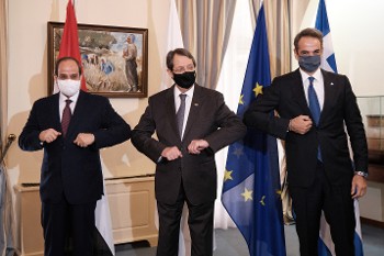 Από τη χτεσινή τριμερή