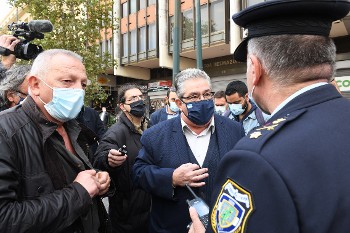 Ο Δ. Κουτσούμπας και ο Θ. Παφίλης καταγγέλλουν την καταστολή και ζητούν την απελευθέρωση των διαδηλωτών που χωρίς κανένα λόγο συνέλαβαν οι αστυνομικοί