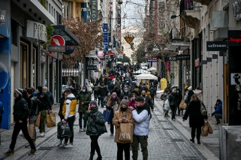 Χτεσινή εικόνα από την Ερμού στην Αθήνα