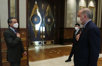 Από τη συνάντηση του υπουργού Εξωτερικών της Κίνας με τον Τούρκο Πρόεδρο