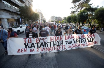 Τα αντιλαϊκά μέτρα της κυβέρνησης, όπως η επιβολή του 10ωρου, πήραν απάντηση από τις μαζικές κινητοποιήσεις των εργαζομένων