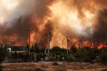 Από την περσινή πύρινη κόλαση δίπλα στην πρωτεύουσα