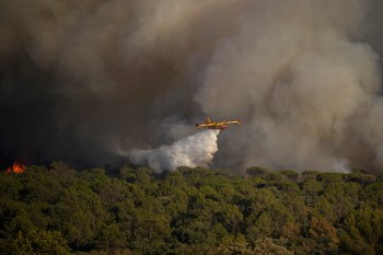 Από τις μεγάλες φωτιές στη νότια Γαλλία