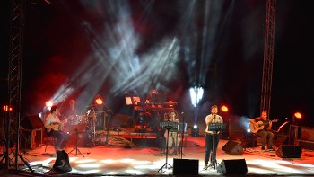 Το συγκρότημα της Οργάνωσης Περιοχής Δυτικής Ελλάδας της ΚΝΕ