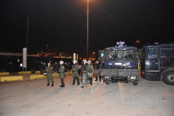 Αμέτρητες οι δυνάμεις καταστολής που επιστρατεύτηκαν...