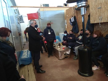 Με τους εργαζόμενους