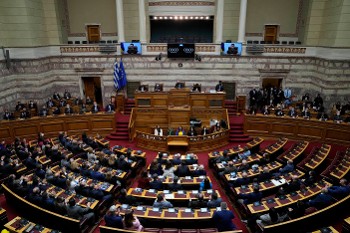 Αυτοί χειροκροτούσαν τους ναζί...