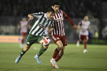 Μεγάλη νίκη στην προσπάθειά του για ευρωπαϊκή έξοδο πήρε ο Παναθηναϊκός στο ντέρμπι με τον Ολυμπιακό