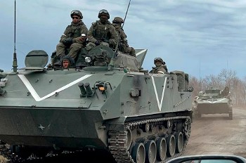Η Ρωσία εντείνει τις πολεμικές επιχειρήσεις σε ανατολική και νότια Ουκρανία