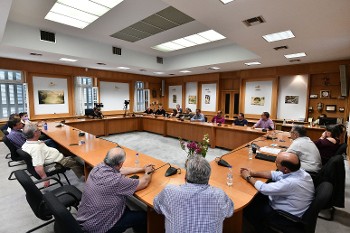 Με τον Εμπορικό Σύλλογο
