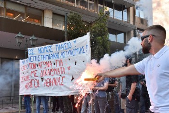 Οι φοιτητές έχουν ξεκάθαρα απορρίψει τον νέο νόμο - πλαίσιο, στέλνοντας μήνυμα στην κυβέρνηση ότι «σπέρνει ανέμους» στα ΑΕΙ