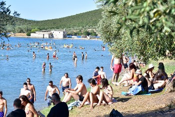 Στιγμές χαλάρωσης στην παραλία...