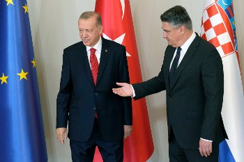 Ο Κροάτης Πρόεδρος υποδέχεται τον Τούρκο ομόλογό του
