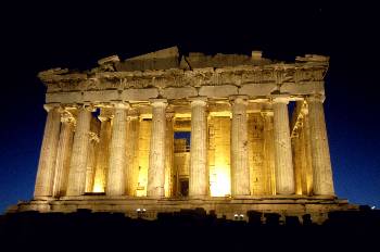 ... αλλά την ίδια χρονιά γνωμοδότησε σχεδόν παμψηφεί - μίλις ένα μέλος καταψήφισε - για την παραχώρηση του Παρθενώνα στη διαφημιστική εκστρατεία της «Φίλιπς»...