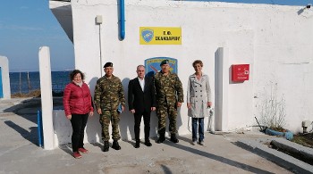 Το κλιμάκιο του ΚΚΕ στο φυλάκιο που ανήκει στην 80ή ΑΔΤΕ