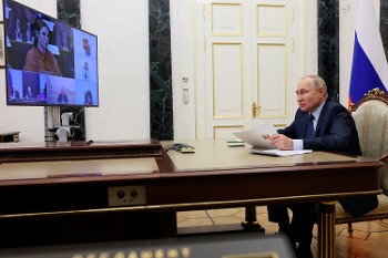 Ο Βλ. Πούτιν απηύθυνε νέες «προειδοποιήσεις» παραπέρα κλιμάκωσης στον απόηχο των χτυπημάτων σε αεροπορικές βάσεις στην κεντρική Ρωσία