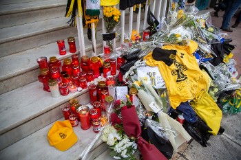Το σημείο της δολοφονίας του 19χρονου οπαδού του Αρη Αλ. Καμπανού στου Χαριλάου