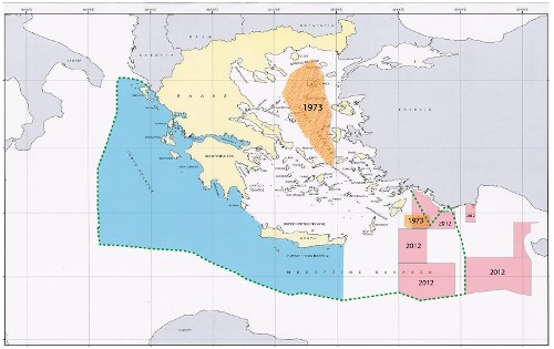 Ο χάρτης (με την ένδειξη 2012) δείχνει τα «οικόπεδα» της ελληνικής και κυπριακής ΑΟΖ όπου η Τουρκία έχει δηλώσει επίσημα ότι θα διεξάγει έρευνες
