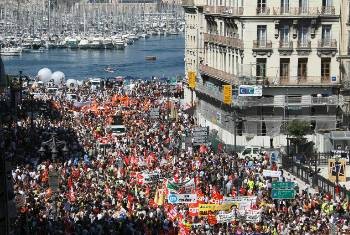 Από παλιότερη διαδήλωση στη Μασσαλία ενάντια στις ανατροπές στην Κοινωνική Ασφάλιση
