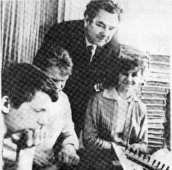 Ο Αλεξάντρ Μεστεριάκωφ με τους μαθητές του, Αλεξάντρ Σουβόροφ, Σεργκέι Σιρότκιν και Νατάσα Κορνέγιεβα
