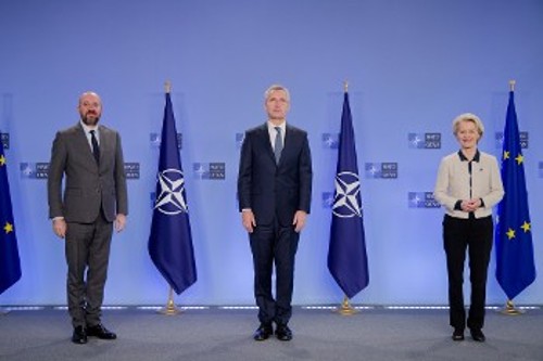 Από τη χτεσινή συνάντηση των ηγεσιών των λυκοσυμμαχιών του ΝΑΤΟ και της ΕΕ