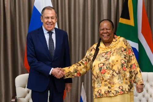 Από τη συνάντηση του Ρώσου ΥΠΕΞ, Σ. Λαβρόφ, με την ομόλογό του στη Νότια Αφρική