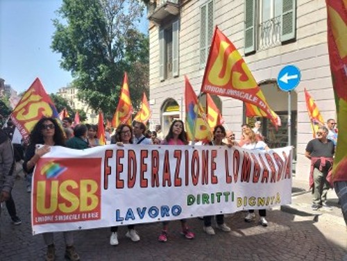Απεργοί διαδηλώνουν στο Μιλάνο