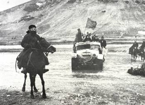 Το φλάμπουρο του ΚΚΕ στα βουνά, την περίοδο της Εθνικής Αντίστασης
