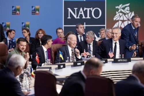 Το ΚΚΕ είχε προειδοποιήσει ότι η Σύνοδος του ΝΑΤΟ στο Βίλνιους θα σφράγιζε πολύ γρήγορα τις επικίνδυνες εξελίξεις. Η προσχώρηση της Ελλάδας στη διακήρυξη - πολεμικό ανακοινωθέν των G7 το επιβεβαιώνει