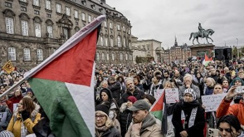 Διαδηλώσεις όπως αυτή στη Δανία και σε άλλες ευρωπαϊκές χώρες, έχουν ενεργοποιήσει τα «αντιτρομοκρατικά» αντανακλαστικά - κατασταλτικά της ΕΕ