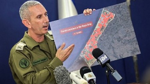 Ο γνώριμος πλέον «κλόουν» του ισραηλινού στρατού, που μεταδίδει το ημερήσιο δελτίο προπαγάνδας