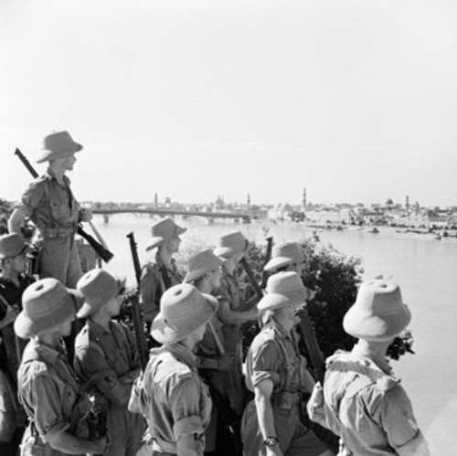 Βρετανικά στρατεύματα έξω από τη Βαγδάτη κατά το πραξικόπημα του 1941