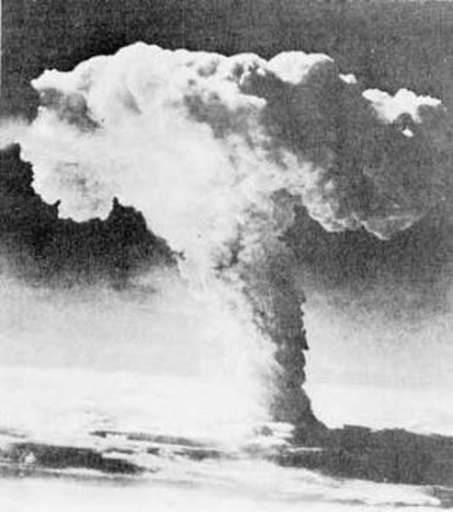 Πενήντα πέντε χρόνια πριν, σαν σήμερα, το «πυρηνικό μανιτάρι» υψώθηκε πάνω απ' τον ουρανό του Ναγκασάκι