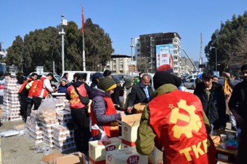 Αντιόχεια: Μέλη του ΤΚΡ στην πρώτη γραμμή της αλληλεγγύης στις σεισμόπληκτες περιοχές