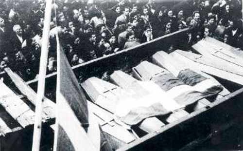 Δευτέρα 4 Δεκέμβρη 1944. Η κηδεία των θυμάτων της προηγούμενης μέρας γίνεται αφορμή για νέα μεγάλη διαδήλωση. Θα ακολουθήσει νέα επίθεση. Νέοι νεκροί...