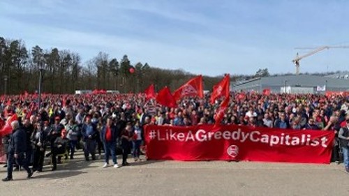 ΓΕΡΜΑΝΙΑ - Οι απεργοί της «Bosch» παραφράζουν το σλόγκαν της εταιρείας, από «Like a Bosch» σε «Like a greedy capitalist» («Σαν ένας άπληστος καπιταλιστής»)