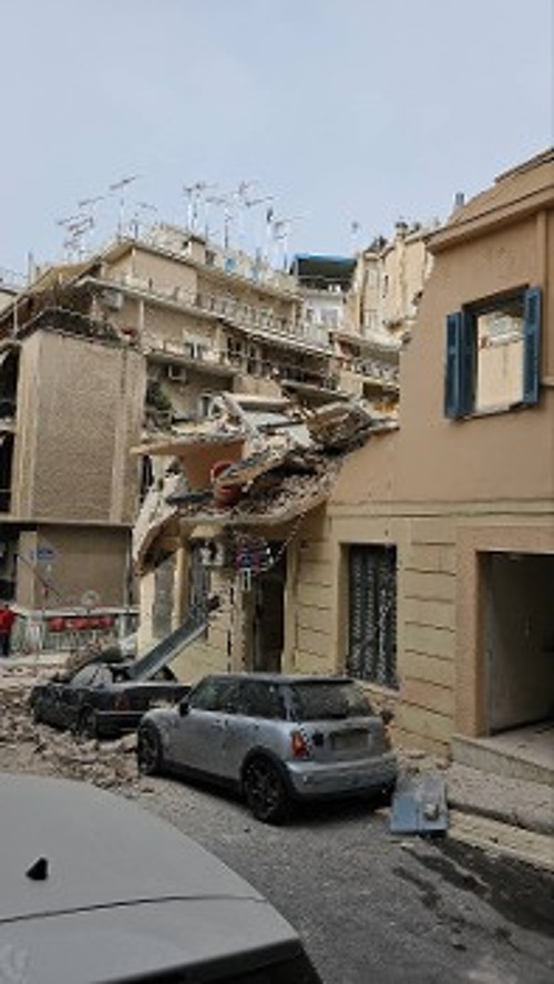 Η οικοδομή που κατέρρευσε στο Πασαλιμάνι, με αποτέλεσμα τον θάνατο του εργαζόμενου
