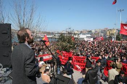Διαδήλωση του ΚΚ και του Πατριωτικού Μετώπου στην Κωνσταντινούπολη