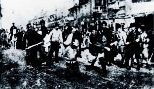 Σκηνή αυθαίρετης δημόσιας εκτέλεσης, κατά τη δεκαετία 1920-1930