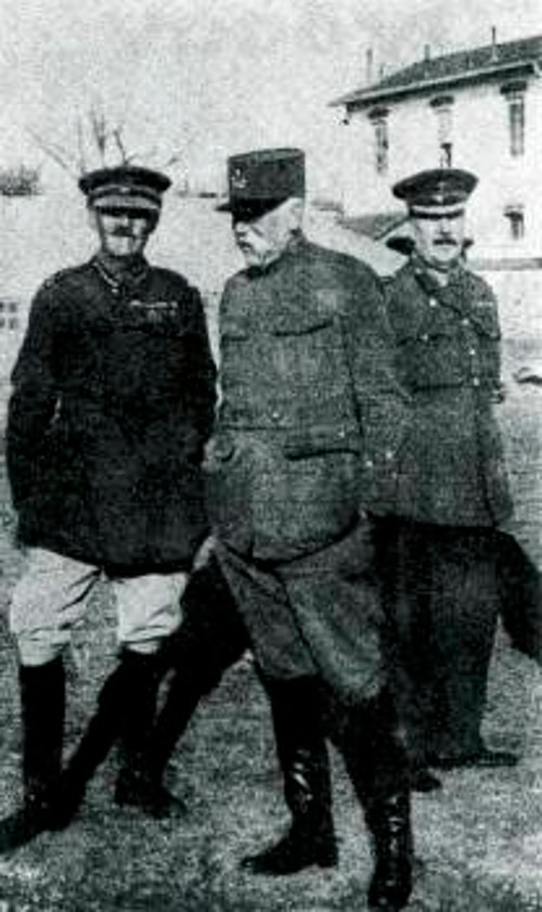 Ο Στρατηγός Σαράιγ με τον Αγγλο συνάδελφό του Μαόν στη Θεσσαλονίκη