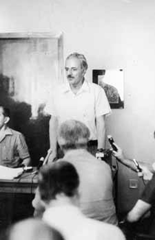 Ο Πρώτος Γραμματέας της ΚΕ του ΚΚΕ Χαρίλαος Φλωράκης δίνει την πρώτη του συνέντευξη στην Ελλάδα. 26 Αυγούστου 1974
