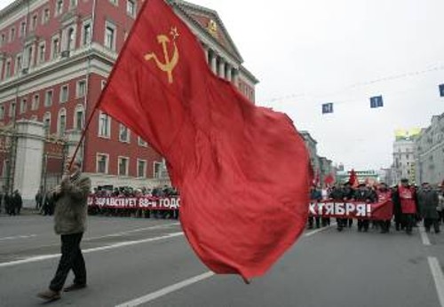 Μεγάλες ήταν οι διαδηλώσεις και οι συγκεντρώσεις τιμής σε όλη τη Ρωσία. Στιγμιότυπο από τη Μόσχα