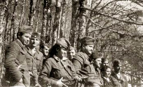 Στο Γράμμο, το 1949. Ομάδα μαχητών από το Τμήμα Ασφάλειας του Γενικού Αρχηγείου του ΔΣΕ