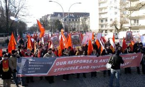 Από παλιότερη κινητοποίηση στο Στρασβούργο ενάντια στο Αντικομμουνιστικό Μνημόνιο