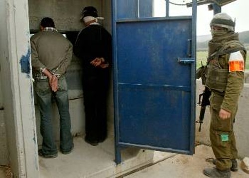 Η ισραηλινή κατοχή (εδώ συλλήψεις στη Νάμπλους) εντείνεται μετά τις εκλογές