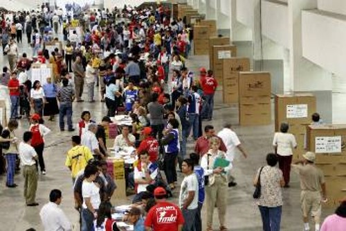 Από την προχτεσινή εκλογική διαδικασία στην πρωτεύουσα Σαν Σαλβαδόρ