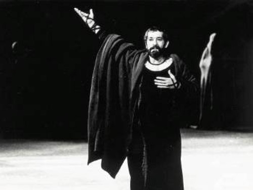 Ο Γιώργος Λαζάνης στον «Οιδίποδα Τύραννο» σε σκηνοθεσία Κάρολου Κουν