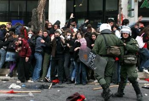 Στις 8 του Μάρτη το συλλαλητήριο των σπουδαστών δέχτηκε την επίθεση των ΜΑΤ